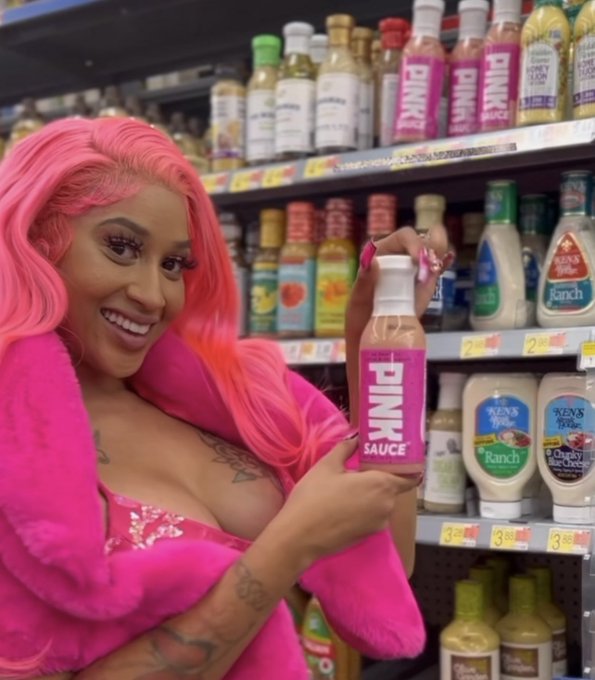 GirlsLikeMeProj's tweet image. Congratulations to @. Her viral Pink Sause is now available in over 4’300 Walmart store locations and online.  

#blackgirlswinning #girlslikemeproject #GLMPI #pinksauce #chefpii