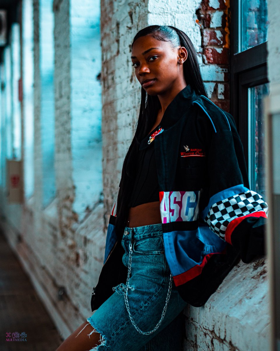ALEMedia_co's tweet photo. Throwback Thursday with Mia S. (May 2021)

Camera: Lumix DC-G9⠀⠀⠀⠀
Lens: OM System M.Zuiko 45mm F/1.8
Location: Philadelphia, Pennsylvania

#ALEMedia #ThrowbackThursday #Photoshoot #85mm #Hues #PortraitVision #Philadelpiaphotographer https://t.co/1tKymmfjbe