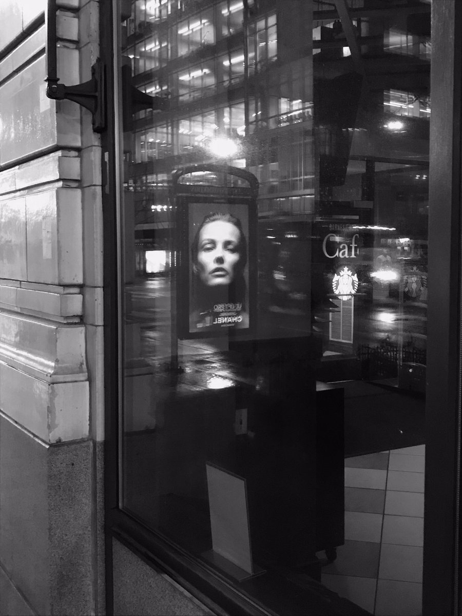 50FivePhotoJ's tweet photo. Street Photography

50Five Photo Journal
https://t.co/DHobDg0Rkm

#50FivePhotoJournal
#Photography
#StreetPhotography
#iPhone7
#iPhone7Camera
#Illinois
#Chicago
#Loop
#StateStreet
#WindowReflections
#FaceReflection https://t.co/TRlKoF5mUQ