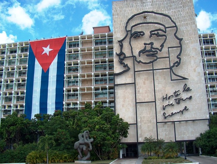 minint_cuba's tweet photo. Autoridades de los órganos de aplicación y cumplimiento de la ley de #Cuba y EEUU se reunieron en La Habana, el 18 y 19  para intercambiar sobre cooperación para el enfrentamiento a flagelos como el terrorismo, el tráfico ilícito de migrantes y el fraude migratorio, entre otros. https://t.co/xhXqymsBU3