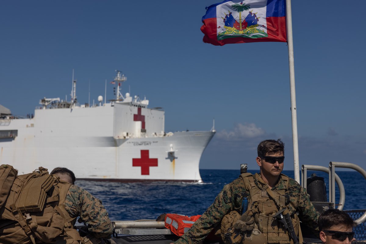 MARFORSOUTH's tweet photo. Marines Behind the Scenes ๐
#Marines provide a safe and secure medical site for patients receiving care during #ContinuingPromise22 in Jeremie, Haiti. ๐ญ๐น
#StrengthenPartnership | #BuildOurTeam https://t.co/8VNPK3xzzf