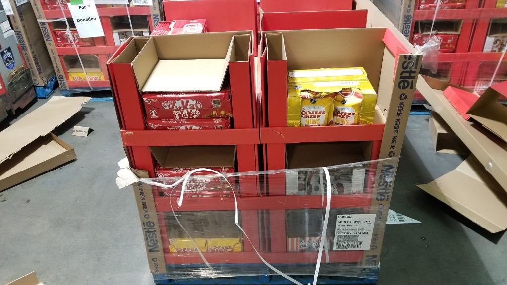 GuruNankkitchen's tweet photo. Two semi Load’s of Chocolate’s,  and Full of Protein Frozen Soya Nuggets, Plant based Tender’s , Veggie Crumble’s,  Non Poultry Peproni sticks,  Everything is vegetarian,  on coming Saturday 21 Jan 2023, McKnight LRT station behind super store, NE Calgary.  Need volunteers, https://t.co/qKLox0Are9