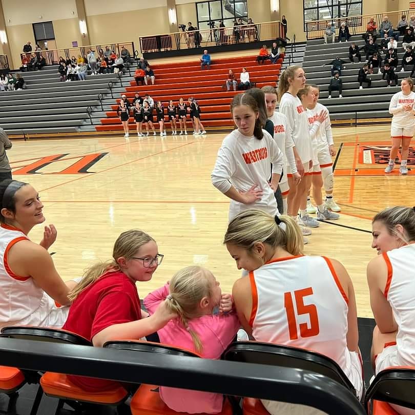 ErinHuddleson's tweet image. Haydn was kid captain for the Wartburg Women's Game last night. Did so well while they talked about what makes her a miracle kiddo. Lots of high fives! The women played a great game and are now 1st in their conference. #wartburgcollege #wcdm #wartburgcollegewomensbasketball