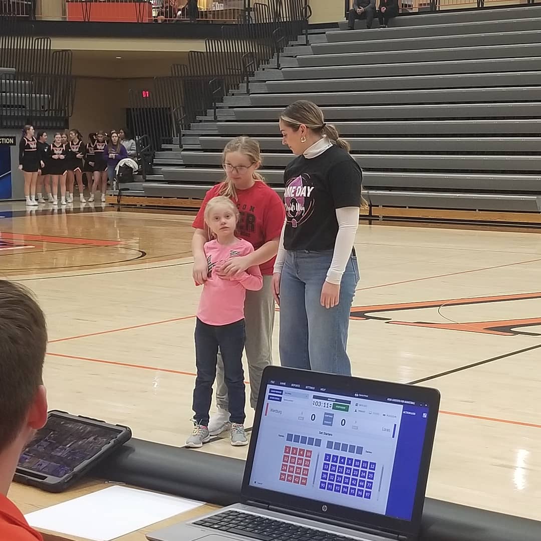 ErinHuddleson's tweet image. Haydn was kid captain for the Wartburg Women's Game last night. Did so well while they talked about what makes her a miracle kiddo. Lots of high fives! The women played a great game and are now 1st in their conference. #wartburgcollege #wcdm #wartburgcollegewomensbasketball