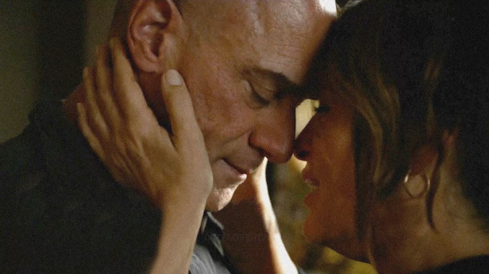 captainredspade's tweet photo. I need some people to quit acting like this isn't monumental for Elliot and Olivia. Regardless of whether or not they kiss next week, THIS RIGHT HERE is a huge step forward for them because of the emotional intimacy alone. I'm taking that win. 🫡😭 https://t.co/V2E6vSWb1Z