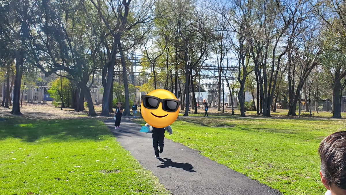 BCE_PE's tweet photo. We had 1 kindergartener finish 10 laps today! Several 8s and 9s, too! Our #MiniBison are amazing. #MiniBisonMightyStrong #SnowflakeRun @Buffalo_Creek1 @SBISD_HFDept https://t.co/nH9VfP0yZv