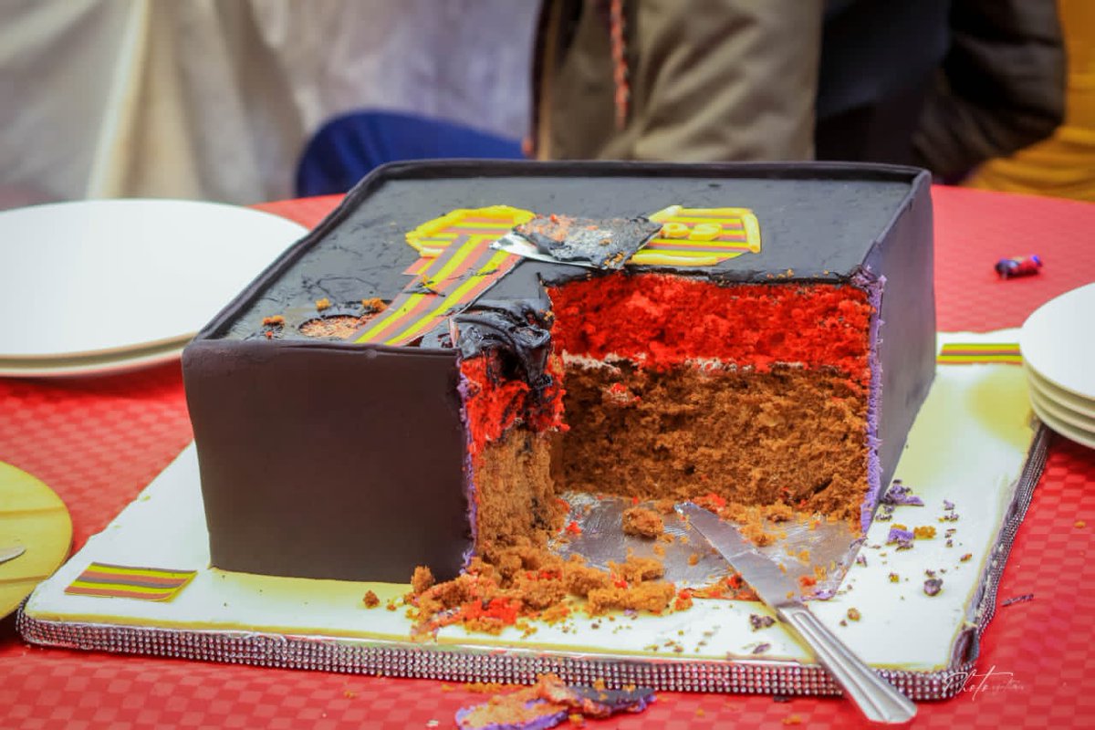 cakestudio_ug's tweet photo. #happybirthday2023 - #MedalofHonor cake awarded to #mum @60 🫶 ❤️ . Well deserved. 👏👏👏
A party without #tastyartcake is just a meeting. See how cake spices up the celebration. Thankyou for choosing #CakeStudioUganda 

#birthdaycelebration #birthdaycake #birthdayparty https://t.co/EbfGEiYOGG