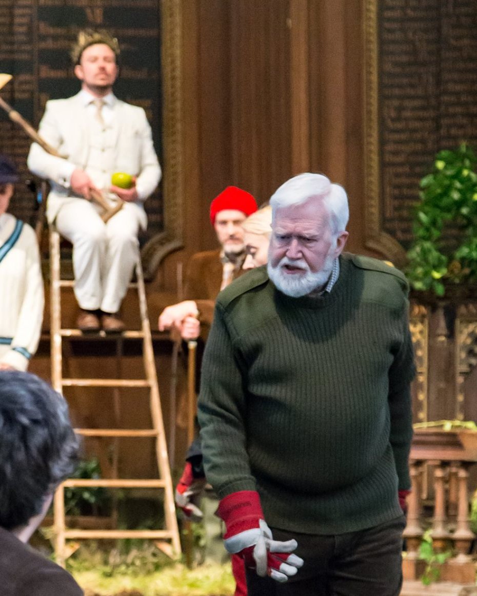 BronzeHeadTC's tweet photo. We are deeply saddened by the death of Richard Easterbrook, who played Duke of York in Richard II in 2015 and 2016. He was a long-standing friend to many of us in the company, and a true delight to work with - deeply kind and full of joy. Our thoughts are with his family. https://t.co/hJyVGujzP6