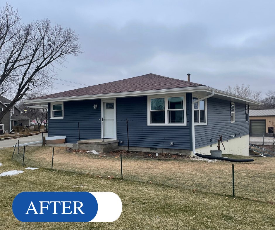 bureshhs's tweet image. This Panora homeowner got quite a facelift with new Cedar Knolls D4 Vinyl Siding in Deep Water and Pella 250 Series Vinyl Windows! 😍😍 Let us what you think down below!
