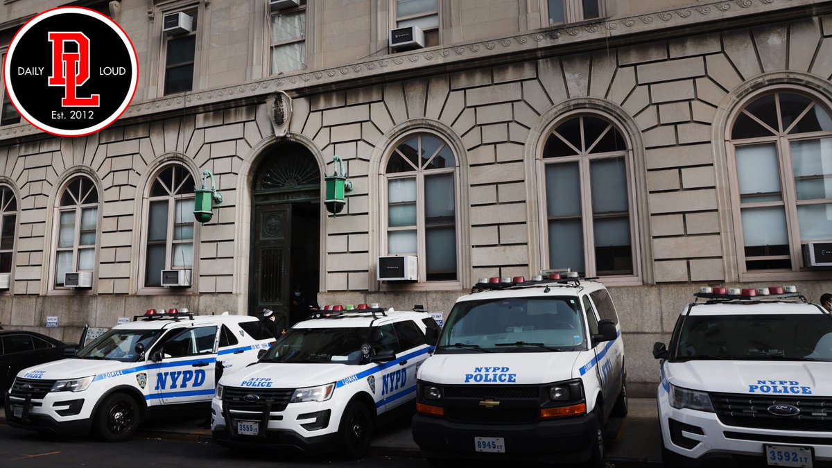 Daily Loud On Twitter Two Nypd Police Officers Were Reportedly Caught Having Sex In A Car 