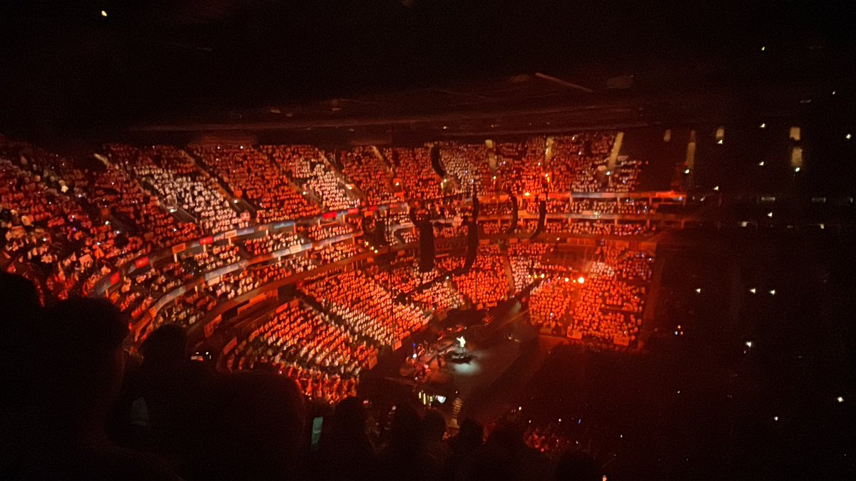 junder001's tweet photo. @ETAJuniors wow what a concert!!! https://t.co/It6cZokGyl