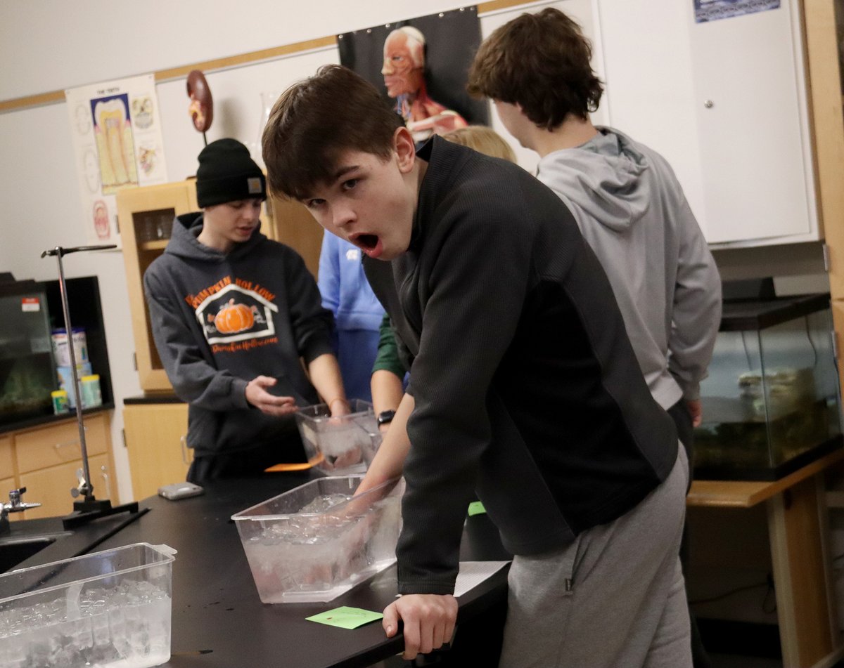 MarcellusCSD's tweet photo. Senior Ethan Snyder has been researching grit and pain tolerance as a part of his Independent Study with Mr. Cooper! This week he had several students volunteer to be a part of his research project by seeing how long they could keep their hand in ice water! https://t.co/h6AQlCwm6l