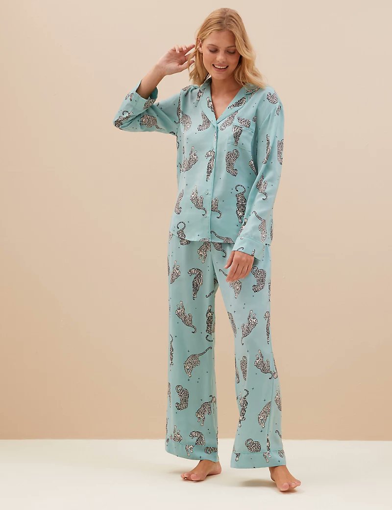 satin_laura's tweet photo. Lots of sumptous silky soft satin nightwear has been arriving today and more to come😍🥰🤩 , i'm in satin heaven  💋🩷💋����💋❤️‍🔥
#satin #satinlovers #satinwoman #lingerie #satinpyjamas #pyjamas #silkysatin #satinpjs #satinaddict #satinheaven https://t.co/givw6osrDG