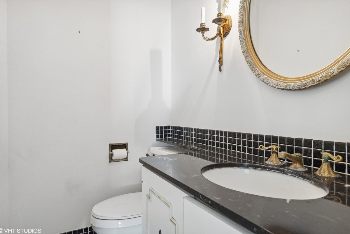 Edgewater Exile on Twitter "These bathrooms only look bad now because the walls are painted