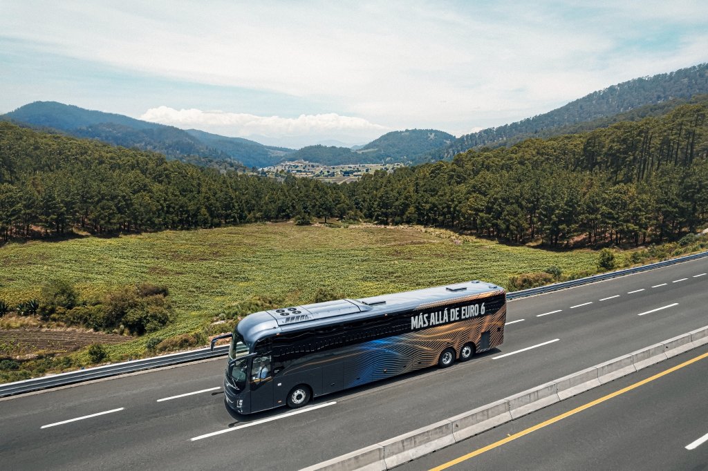 VolvoBusesCol's tweet photo. Volvo Buses, más alla del Euro 6.
.
.
#VolvoBusesCol #VolvoBuses #VolvoB450R #VolvoIntermunicipal #VolvoBus https://t.co/wLP7IgYzQU