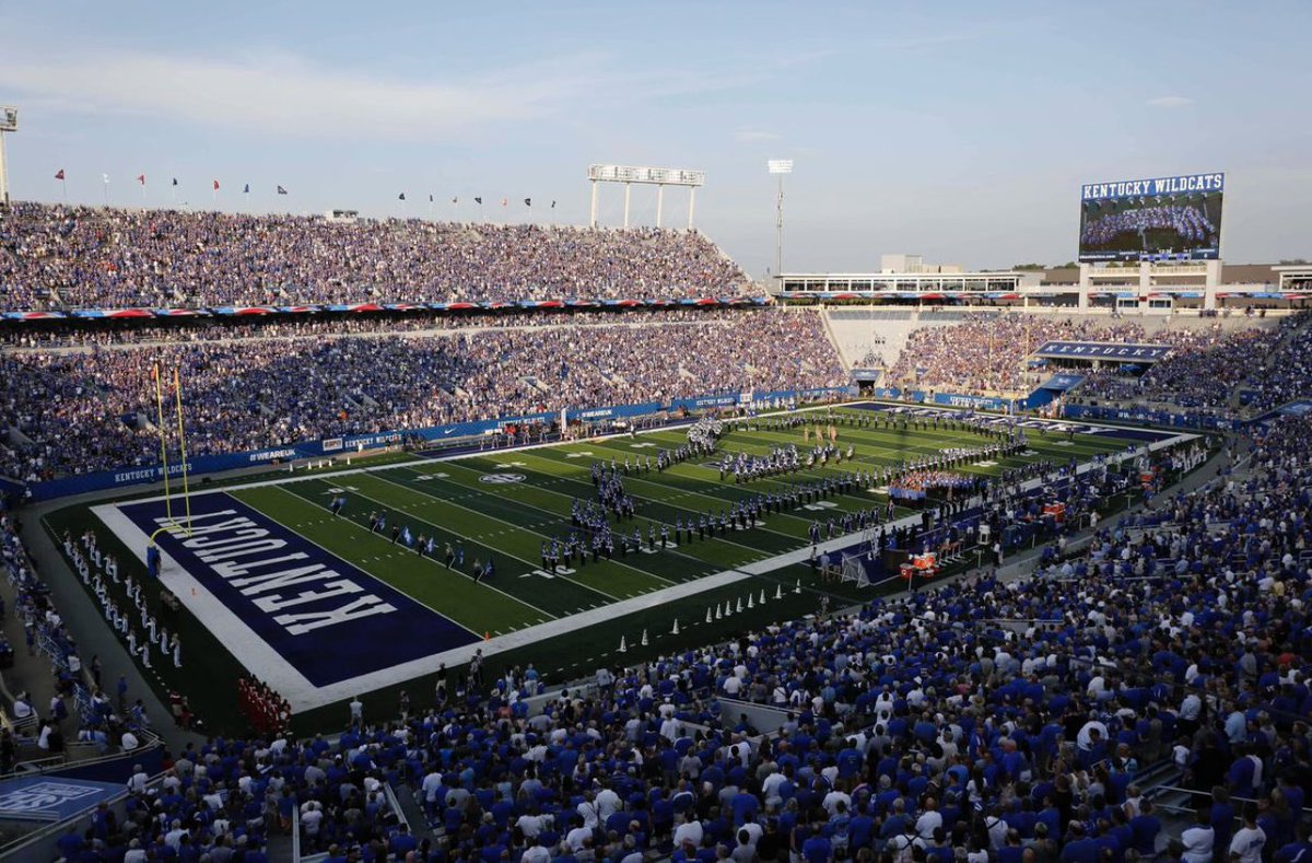 Very blessed and excited to say I am committed  to <a href="/UKFootball/">Kentucky Football</a> ! <a href="/Drake_Jackson52/">Drake Jackson</a> <a href="/Oakley_Watkins/">Oakley Watkins</a> <a href="/CoachDCharles/">Doug Charles</a>  #bbn #bmf #Ao1