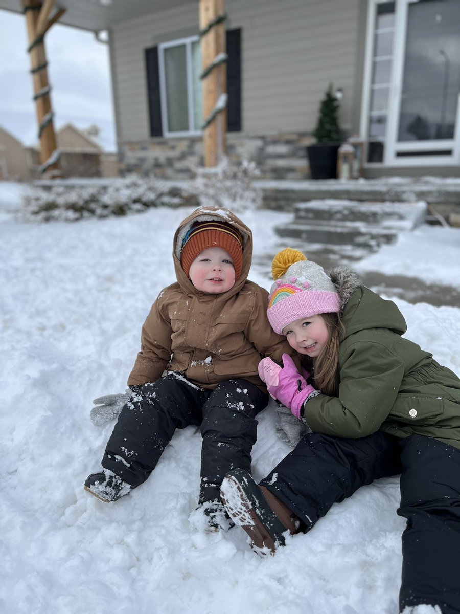 ben_jaminJambor's tweet photo. I love snow days! Had such a great day with these two today! And yes I made them work before we played, need to earn your keep! https://t.co/kN5Lv0g6si