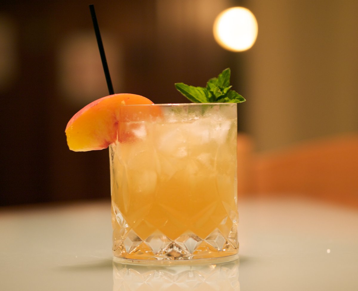 NeighborsPub's tweet photo. Deep Eddy Peach Bellini Pitcher now, responsibilities later 😄 Come join us for a round tonight! https://t.co/jvnIcEKpIZ