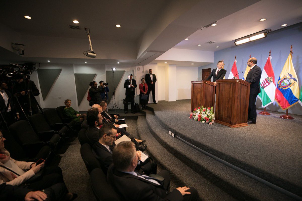 🔸El canciller (s) <a href="/LuisVayasEc/">Luis Vayas Valdivieso</a> y el canciller de Hungría, Péter Szijjártó, brindaron declaraciones a la prensa sobre la ampliación de la cooperación bilateral entre Ecuador🇪🇨 y Hungría🇭🇺.