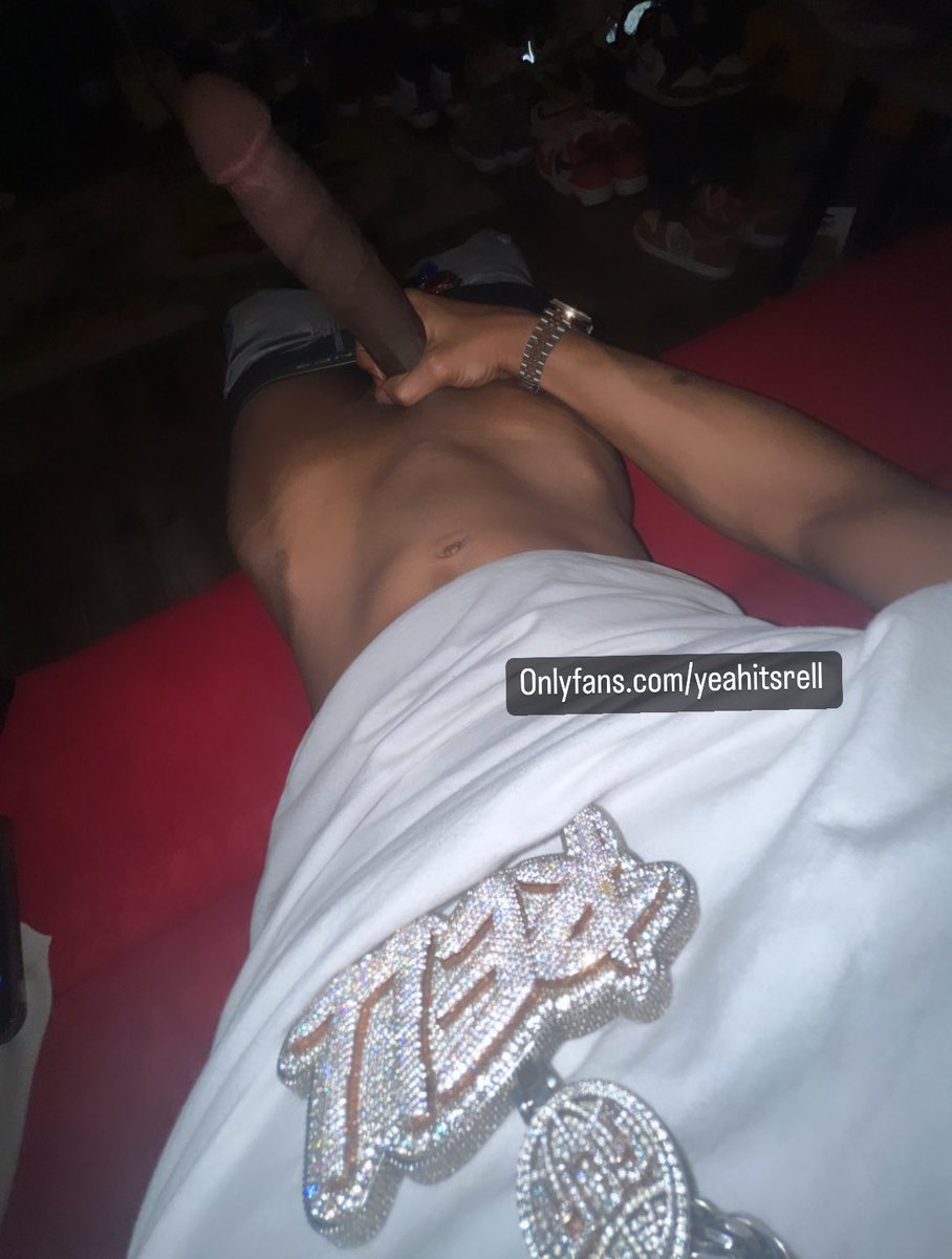 _MadeRealRell's tweet photo. if u give me a ♥ &amp; rt i’ll send you a video Rn 😏 https://t.co/2UxrXdqvcQ