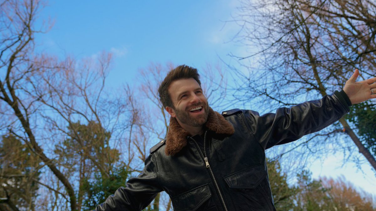 mjofficial's tweet photo. New song coming 27th January - My acoustic rendition of 'Green Green Grass' https://t.co/6hIR8QwzLE
