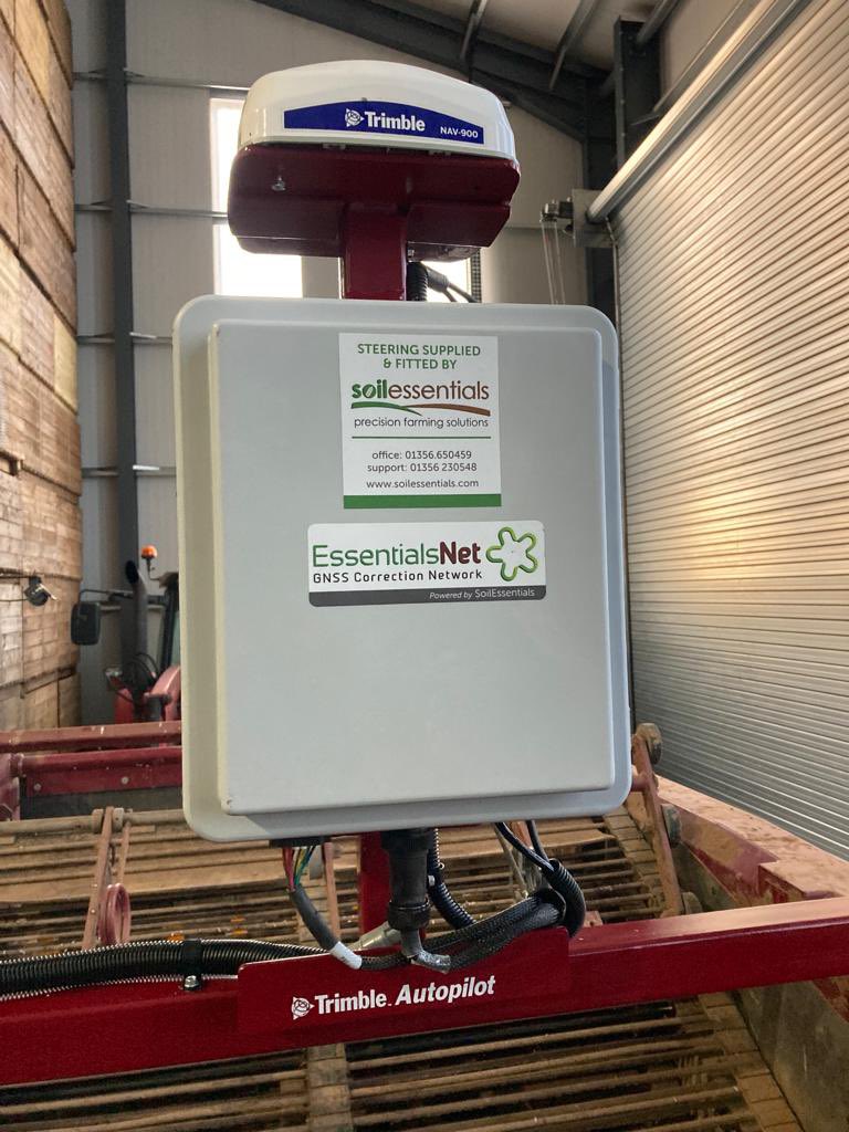 SoilEssentials's tweet photo. January… so that must mean it’s the start of True Tracker season. This time however, it’s the latest GFX-1060 and Nav900 being fitted… another first. @Trimble_Ag #essentialsnetrtk #farmingsmarter #precisionag https://t.co/A3ngq28sFf
