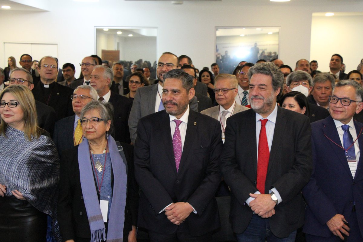 ANUIES's tweet photo. Eligen al Dr. Luis Armando González Placencia como Secretario General Ejecutivo de la #ANUIES 

https://t.co/L24keH3vSp https://t.co/4mT3xSAYoS