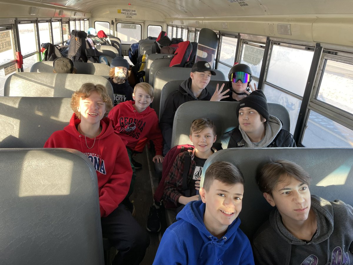Week 2 of 2023!! @STA_ECSRD Gr. 5-8 students are off to Rabbit Hill! The weather is amazing and the kids are excited!! #BLESSED by our Gr. 8 Loaders for their help. #activekids @STAthunder #feelthethunder #staskiclub #ecssdPEACE