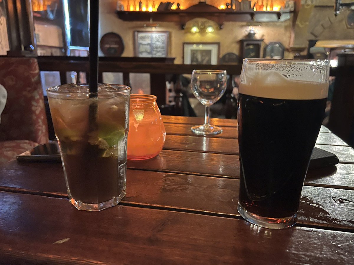 stachomike's tweet photo. #irishpub #berlin #besterabend https://t.co/2Gn752ZCmJ