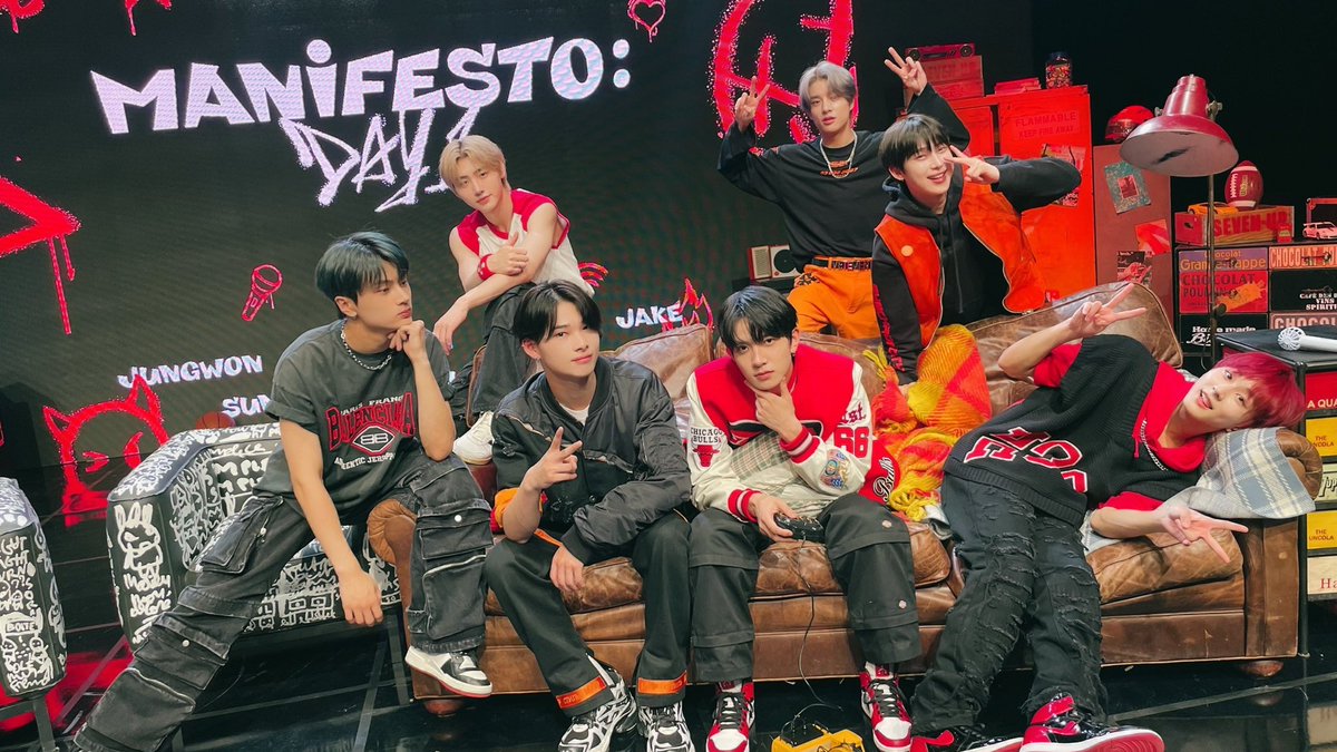 jaysfilter's tweet photo. enhypen being an unserious group – a thread https://t.co/IiTJboAYEU