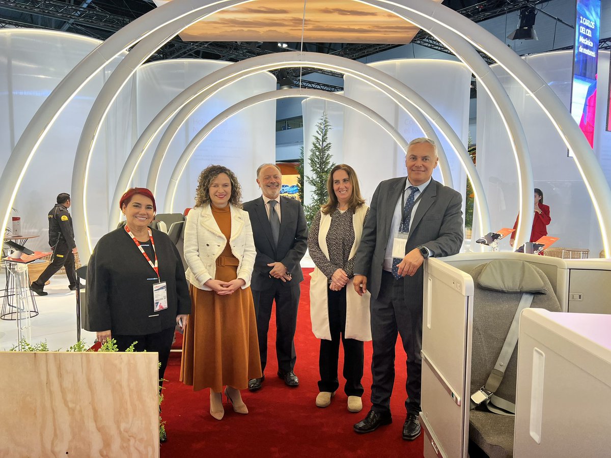 AliErnesto32's tweet photo. Desde @fitur_madrid, sostuvimos reunión de trabajo con Marina Colunga, Directora de Ventas; y Víctor Moneo, Director de Alianzas y Acuerdos Estratégicos de la importante aerolínea española @Iberia. 

¡Venezuela abierta al futuro!
@NicolasMaduro https://t.co/57ZzaFmxW1