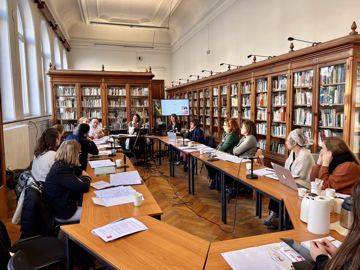 HilaireMulton's tweet photo. Audition des equipes pionnieres de la DRAC Hauts de France dans le cadre de la mission flash de la députée @VSPILLEBOUT consacrée a l'EMI, CA de @onlille avant de rejoindre le festival WE loft music porte par la @CaveAuxPoetes @MinistereCC @prefet59 @fdecoster https://t.co/p8dHZ4AM7Z
