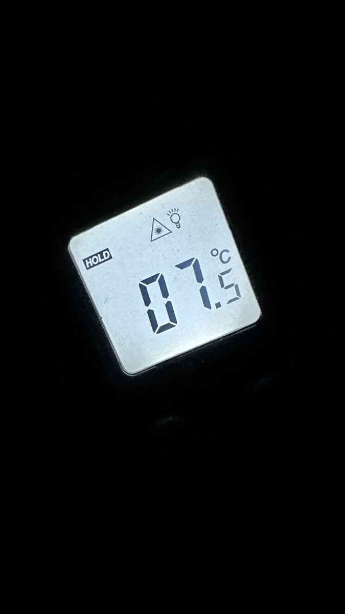 fattybigeye's tweet photo. @BritishGas well done, thanks to you bastards, i now have 5 dead snakes, you absolute C**ts… they froze to death, despite me asking for your help with an emergency top up on my meter. I was basically told to piss off. This is my house right now, not even 1°😡😡😡 https://t.co/H1VHqgpFrB
