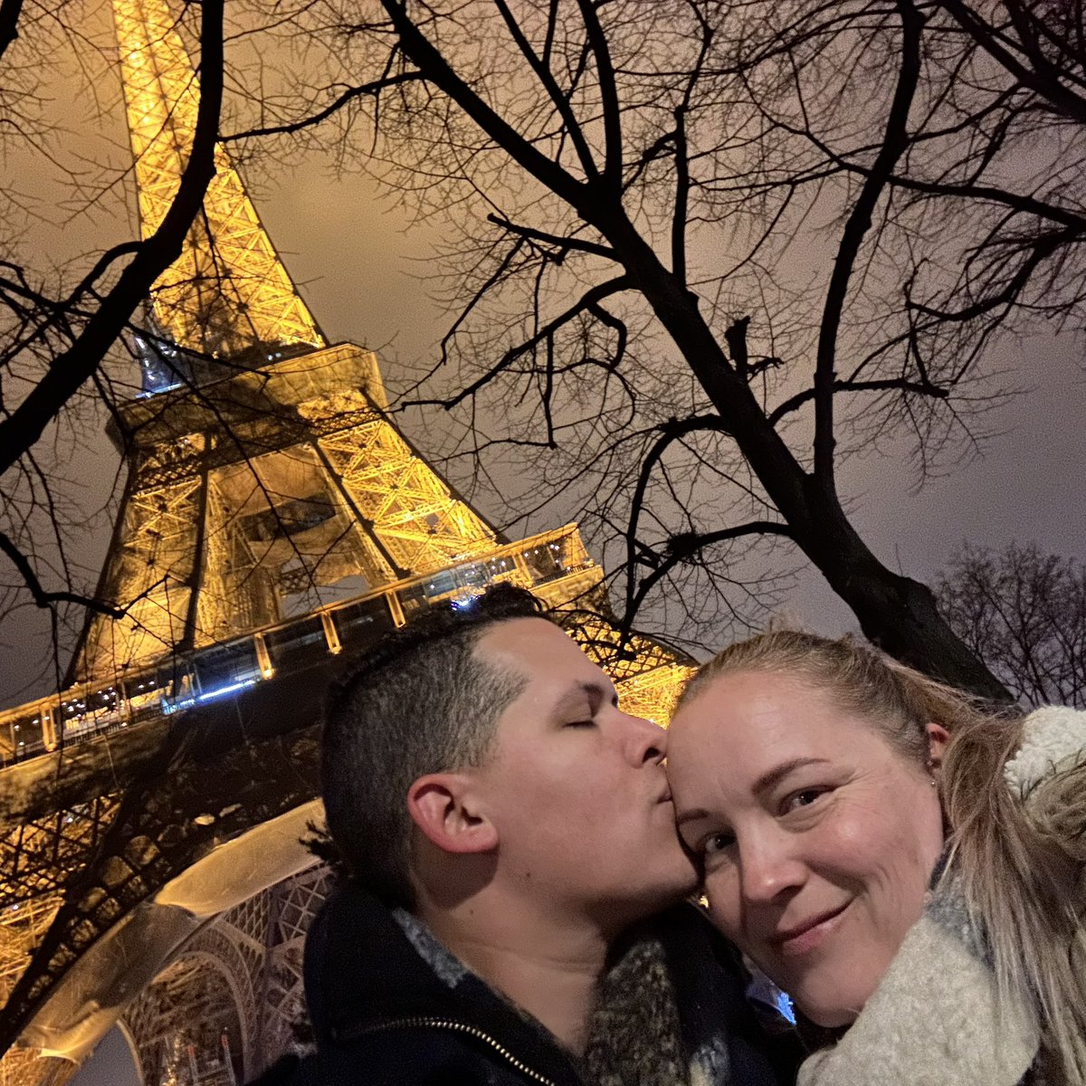 Sabrientje2's tweet image. De Eiffeltoren in het donker blijft toch iets speciaals…

Met de liefde van mijn leven! 🥰

#parijs #eiffeltoren