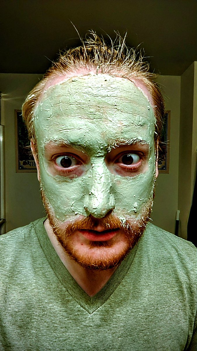 tourdefranz's tweet photo. Skincare with @_kendrawhittle_ #mask #health #isthisproblematic #greenface https://t.co/EKAzygxymy