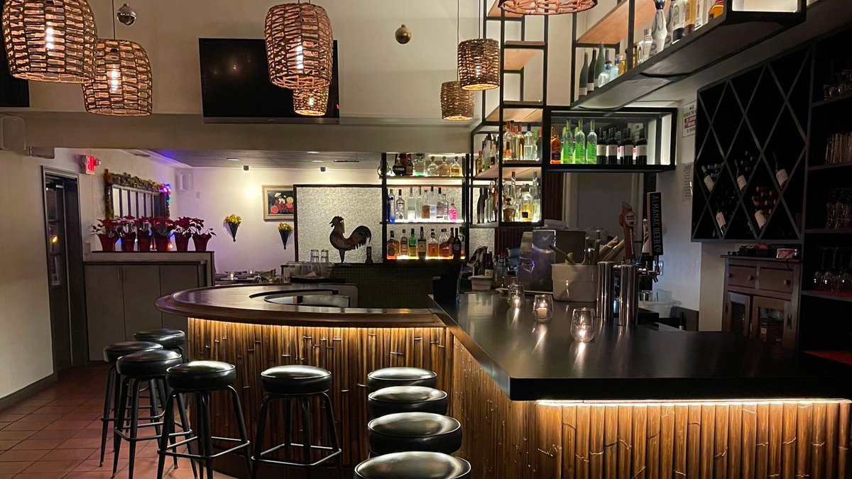 BambooRestaurnt's tweet photo. In addition to our house specialty; Mojitos, sweetened with actual sugar cane freshly crushed and squeezed at our bar, we also have a variety of cocktails, beer, wine, tequilas, mezcal and more.

Visit us! We're open everyday from 5 to 11pm.

📍10835 Venice Blvd., Los Angeles, CA https://t.co/yoilLltGPS
