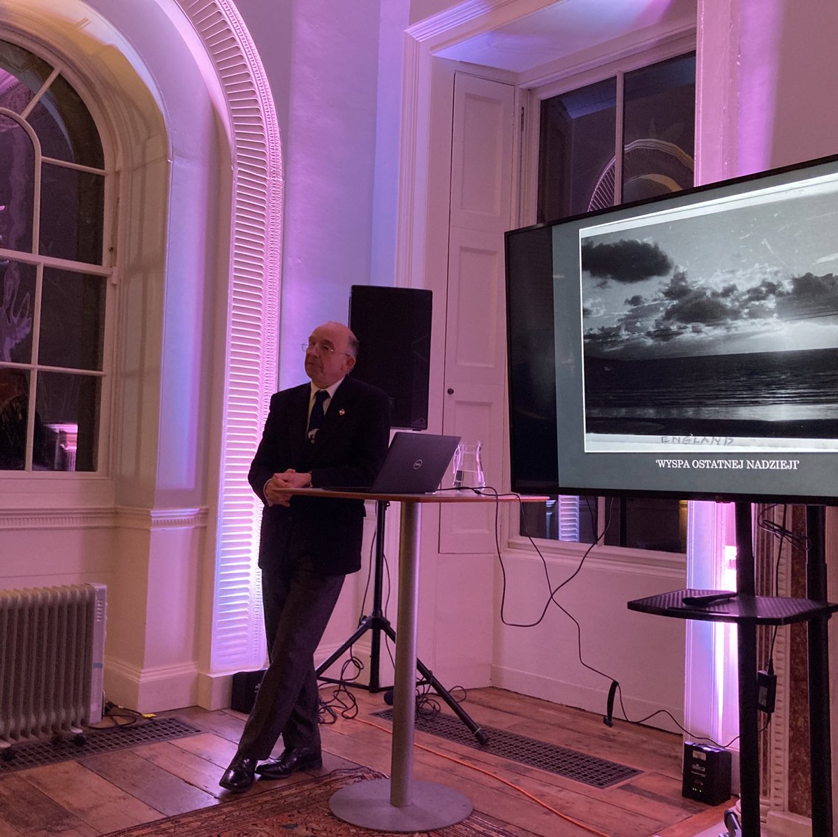 Great talk tonight by Dep Lieut for Ealing, #RichardKornicki about the incredible contribution of the Polish Air Force to #BattleofBritain from nearby @RAFNortholt - a great start to our Thursday Lates programme @Pitzhanger