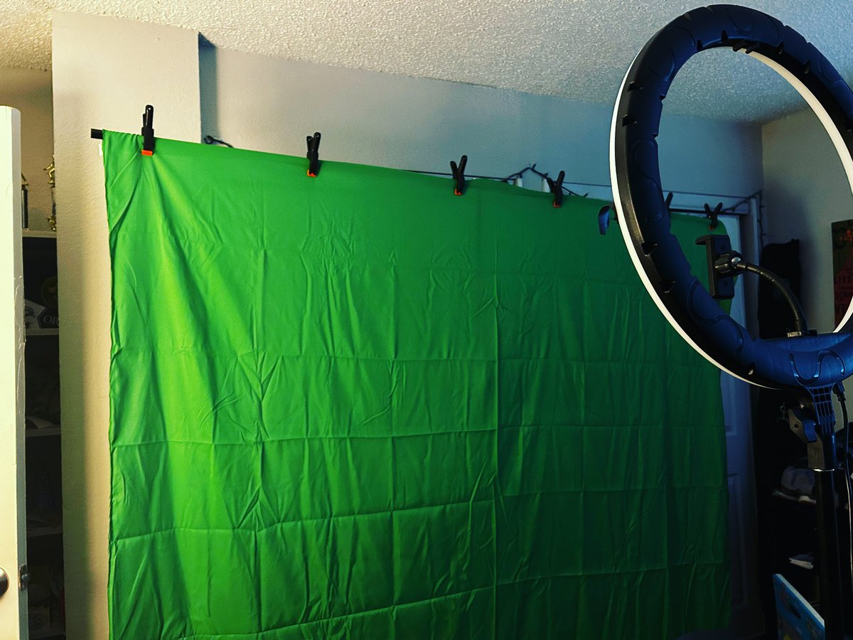 CiCixJones's tweet photo. Nice to finally have a good setup!

Thanks mom!

#selftapes #auditions #actorslife #actors #actress #ringlight #greenscreen #fyp #foryou #startstrong https://t.co/EJ6rt3ylyU