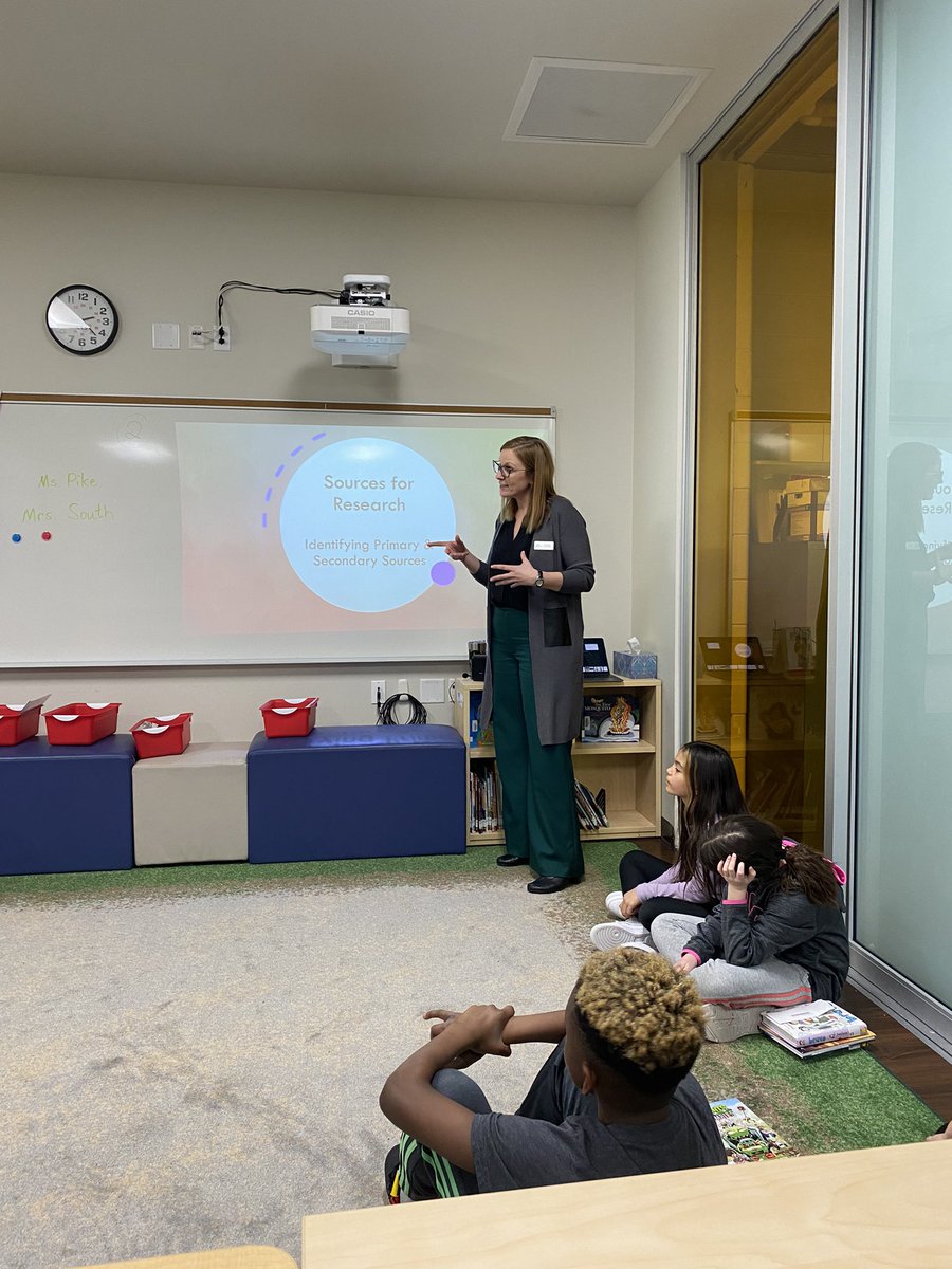 Training our brains in grade 5 <a href="/heronscrossing/">Herons Crossing School</a> school today to think about primary and secondary sources and how we can use them in our research in the learning commons with <a href="/piketeaches/">Kate Pike</a> <a href="/KerryKindermann/">Kerry Kindermann</a> and @LifeInTheLLC #rvsed #abed