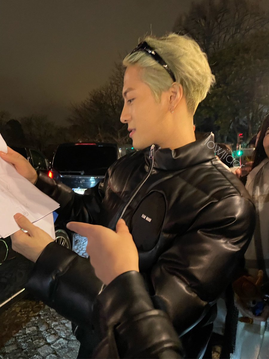 𝘌𝘷𝘢 ☾ tweet media