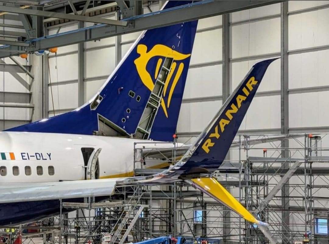 avgiftshack's tweet photo. Well hello.....Ryanair 737-800 EI-DLY is the first to receive the retro fitted split scimiter winglets.

Photo Credit : Unknown https://t.co/6D8jlgLDLq
