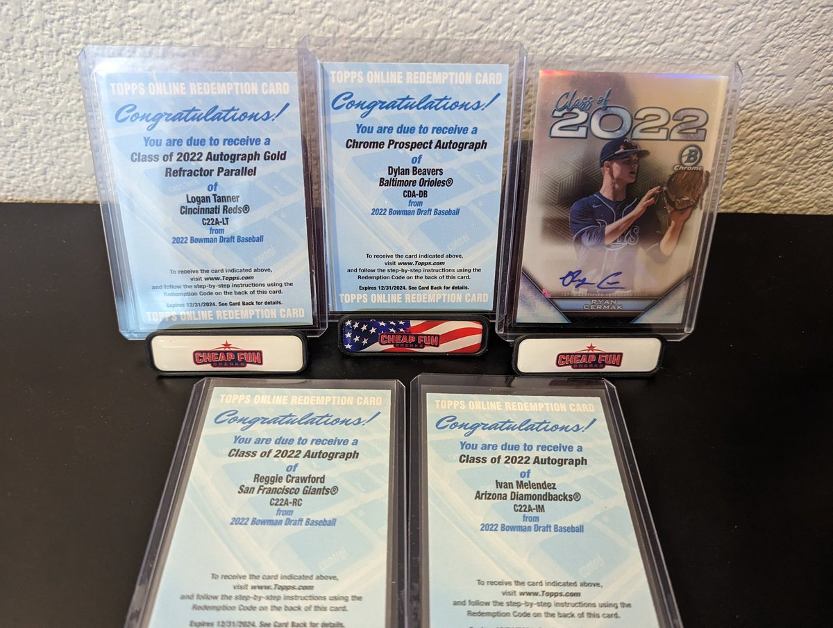 ringerhoff's tweet photo. After consistently joining the 100 case breaks for the past few years, I finally ended up with one of the hard to hit spots. Houds added some extra autos so my base Beavers auto wouldn’t have to travel alone. Thanks for another fun break @CheapFunBreaks and @BreaksJbrooks https://t.co/lPF140wET4