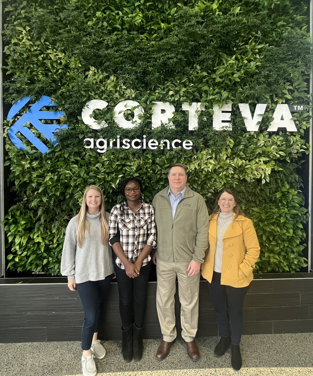 gabiinveninato's tweet photo. First week of work ✅ 

@corteva https://t.co/yQjTG4FIye