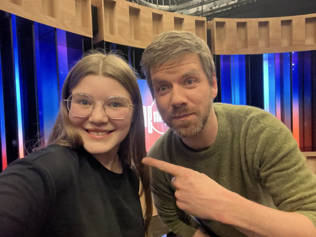 this_is_kirah's tweet photo. Today was literally the best day of the year!!!🤍🤍🪩🥺 #dedagvanvandaag @VRT @reallauratesoro @Kayleigh_jullau @tomwaes #bartcannaerts https://t.co/5UBTrZ4oJr