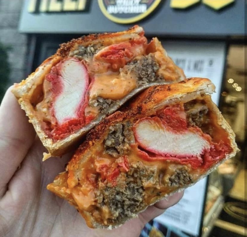 JakeyTeas's tweet photo. Chicken Pakora and Haggis Pie in a creamy curry 🆘
Available at Tilly Butcher in Eberdeen 🐑 the morn! #jakeyteas https://t.co/Vq4R33ub5w