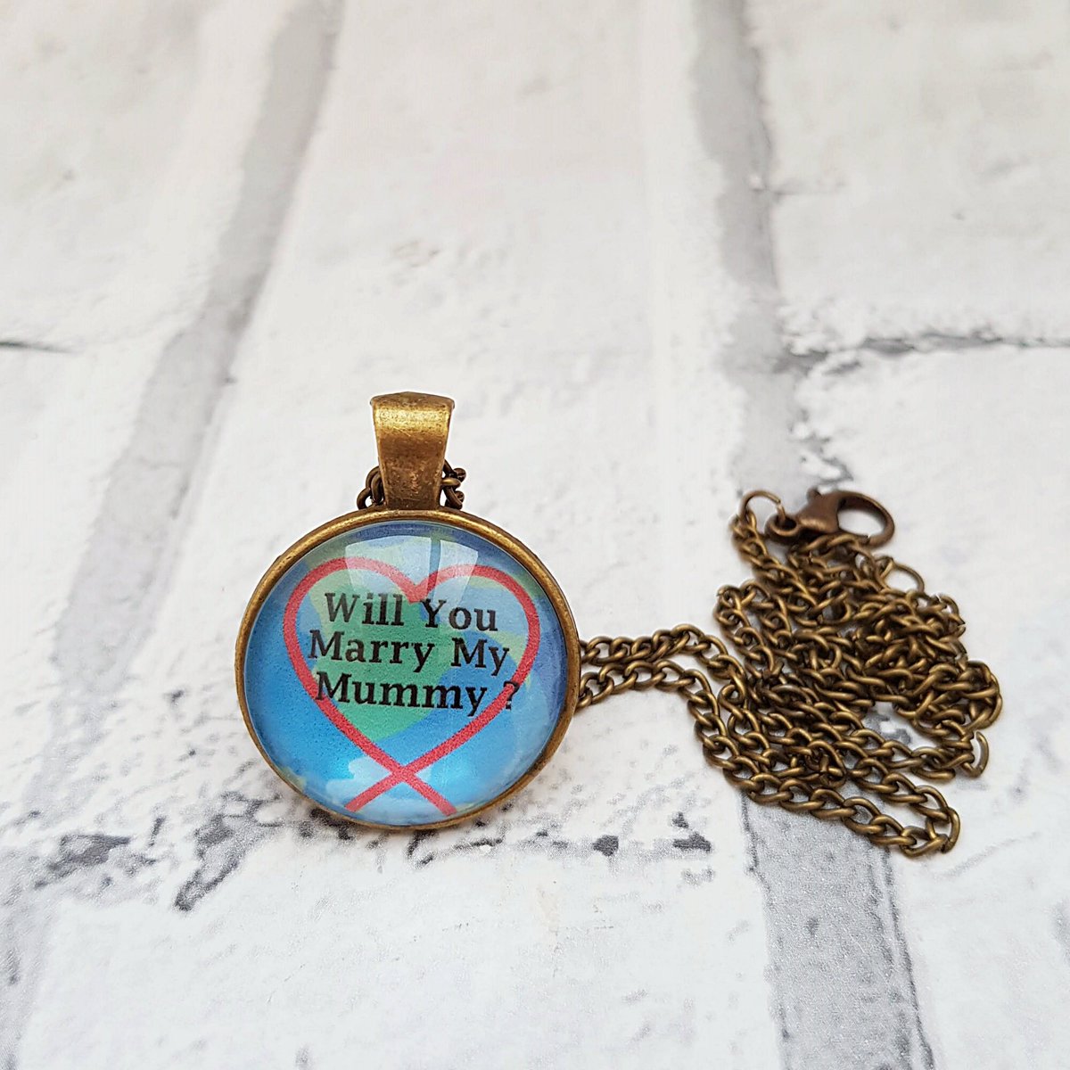 martisanne's tweet image. Marry mummy necklace, Pet proposal idea, Marriage proposal jewelery, cat dog proposal, engagement idea, marry my mummy pendant, surprise, W1 tuppu.net/1b2dcb95 #EtsyTeamUnity #TMTinsta #UniqueProposal