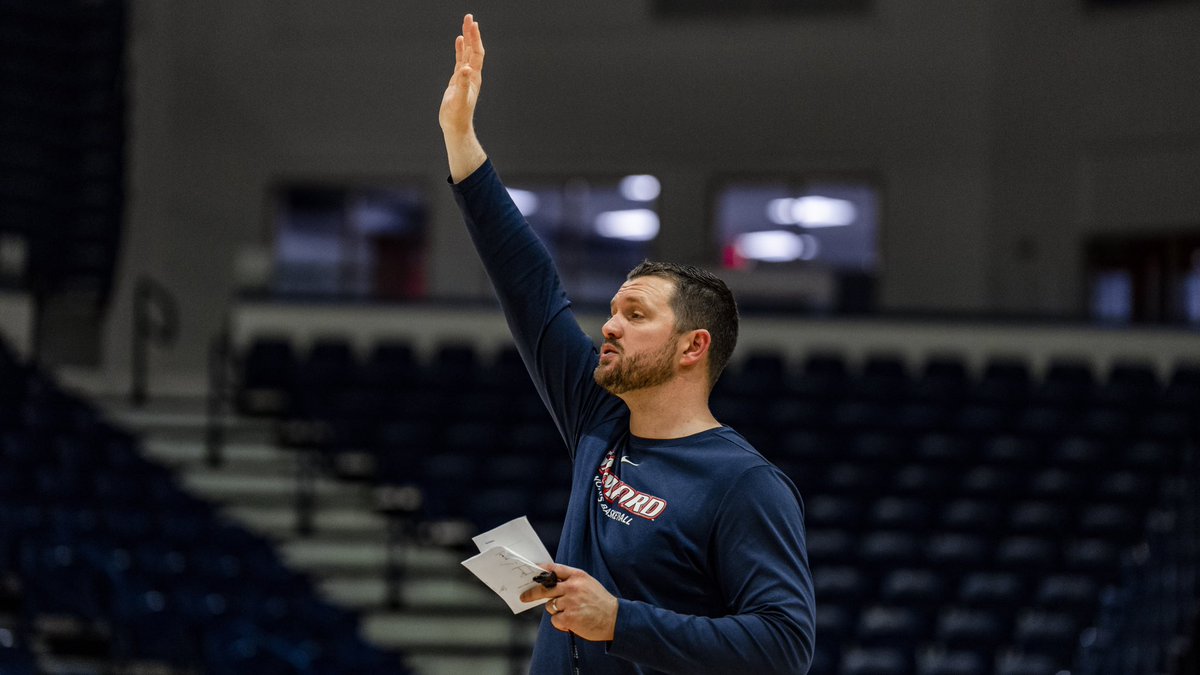 SamfordWBB's tweet photo. Coaches appreciation post 👊

#AllForSAMford https://t.co/K0LeKcPEMz