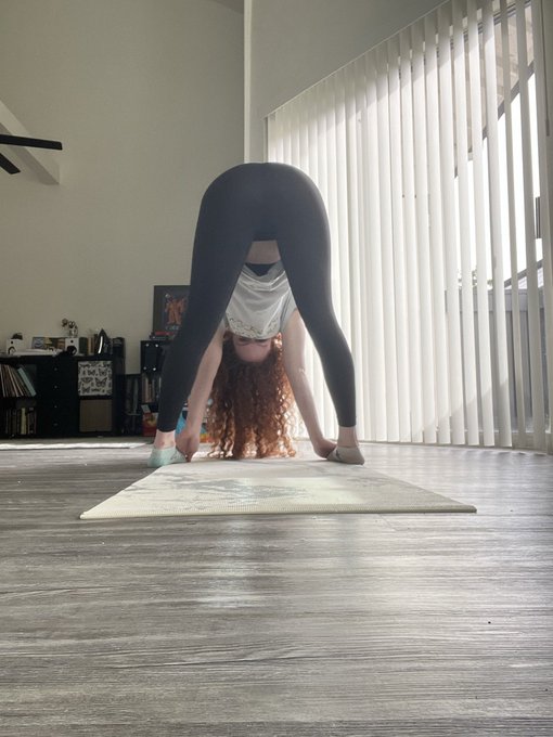 My ass is up here https://t.co/fCOZp7Zv67<a href="/tag/sorrynotsorry"class="tags"><span>#sorrynotsorry</span></a>