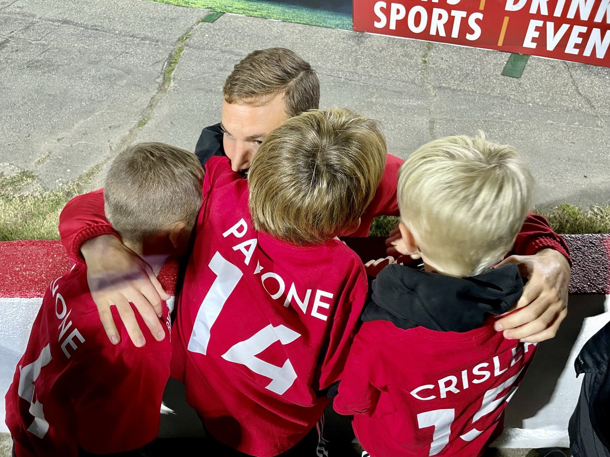 KMPCannon's tweet photo. @RichmondKickers @jukepavone @jshfoto The Kickers kids all LOVE Coach Luke - and his mom! https://t.co/2N0wuV1Rc5