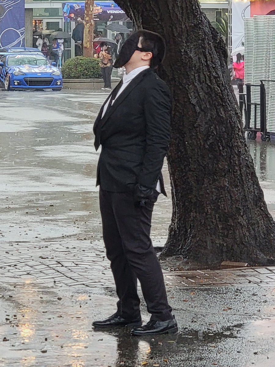 Suboptimalrun's tweet image. Idk whats happening but best time for me to share my cosplay from Anime Impulse
#Roland #Library_of_Ruina